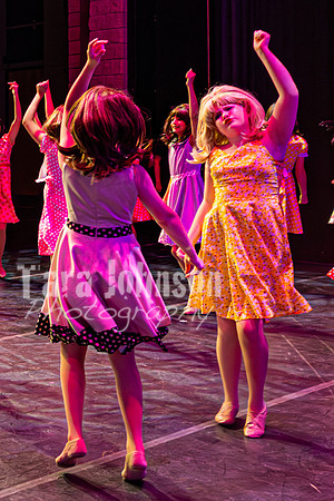 Suzanne's - Hairspray - Final Rehearsal - TJP (7 of 271)
