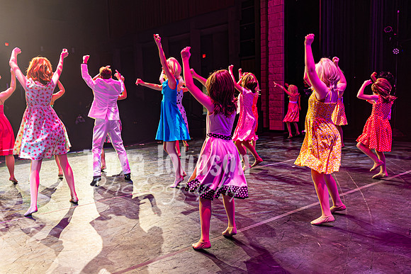 Suzanne's - Hairspray - Final Rehearsal - TJP (6 of 271)