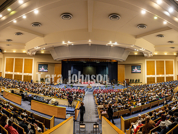 26 U of D Grad - Ceremony - TJP (371 of 476)