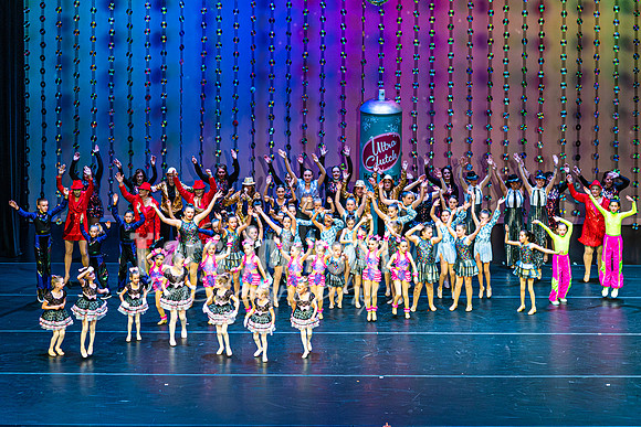 Suzanne's - Hairspray - Grand Finale - TJP (16 of 35)