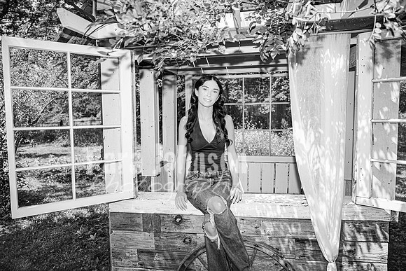 Margret Van Netten @ Terraces Flower Farm (BW-B) - TJP (6 of 100)
