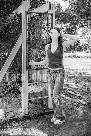 Margret Van Netten @ Terraces Flower Farm (BW-B) - TJP (18 of 100)