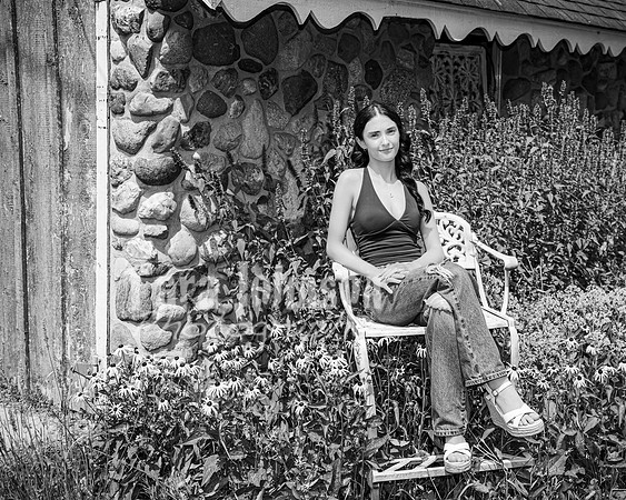 Margret Van Netten @ Terraces Flower Farm (BW-B) - TJP (22 of 100)