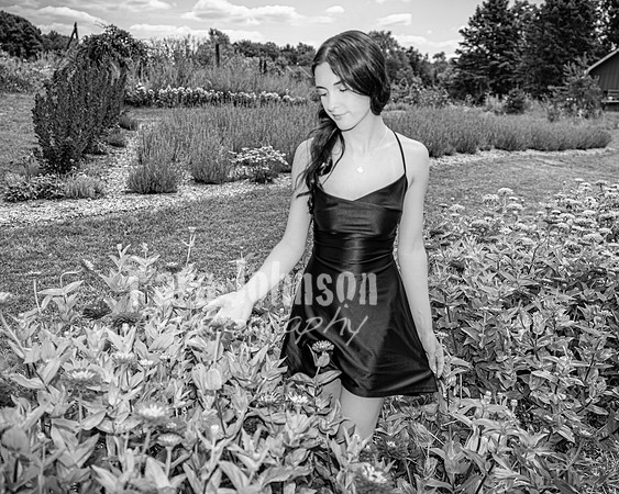 Margret Van Netten @ Terraces Flower Farm (BW-B) - TJP (75 of 100)