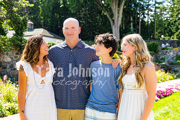 Schwartz Family @ Cranbrook House of Gardens - Color - TJP (5 of 18)