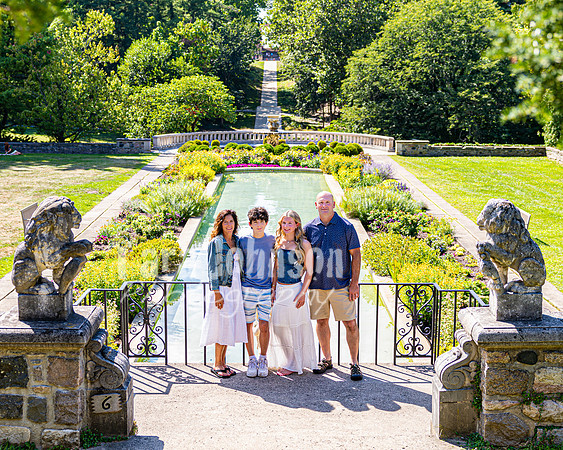 Schwartz Family @ Cranbrook House of Gardens - Color - TJP (8 of 18)