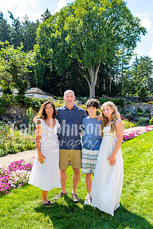 Schwartz Family @ Cranbrook House of Gardens - Color - TJP (1 of 18)