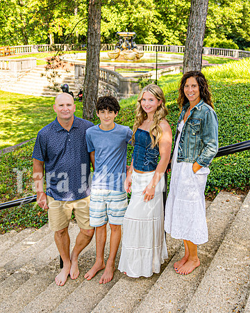 Schwartz Family @ Cranbrook House of Gardens - Color - TJP (12 of 18)