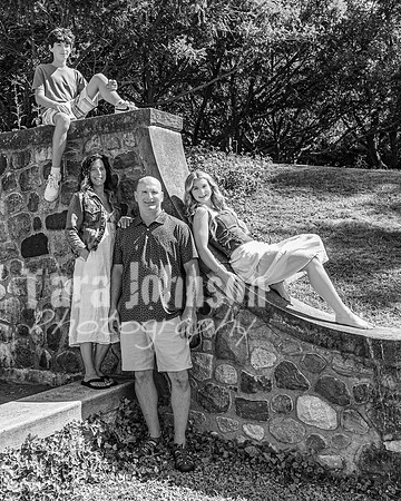 Schwartz Family @ Cranbrook House of Gardens - BW - TJP (9 of 18)