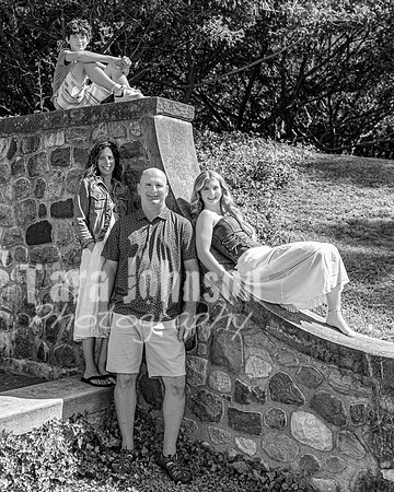 Schwartz Family @ Cranbrook House of Gardens - BW - TJP (10 of 18)