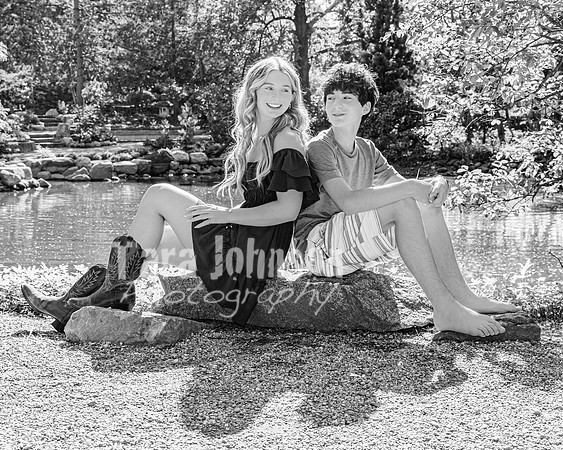 Schwartz Family @ Cranbrook House of Gardens - BW - TJP (16 of 18)