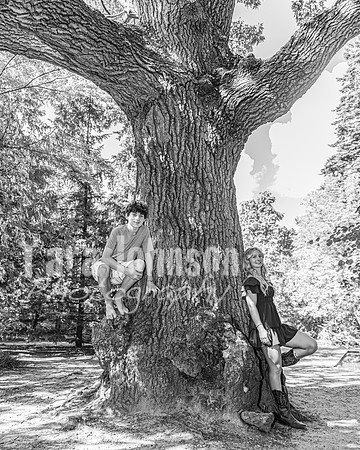 Schwartz Family @ Cranbrook House of Gardens - BW - TJP (14 of 18)