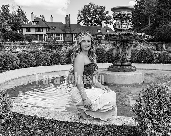 Avery Schwartz @ Cranbrook House of Gardens - BW - TJP (48 of 69)