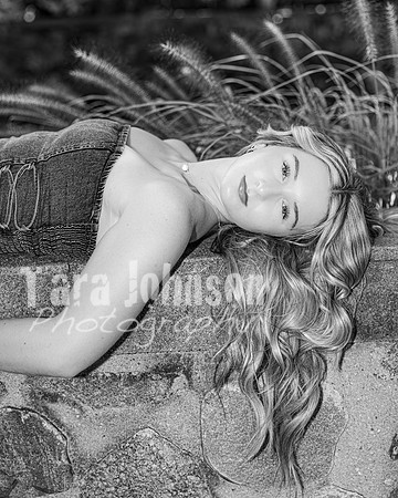 Avery Schwartz @ Cranbrook House of Gardens - BW - TJP (51 of 69)