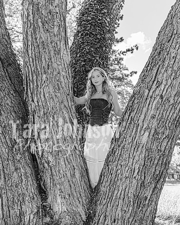 Avery Schwartz @ Cranbrook House of Gardens - BW - TJP (62 of 69)