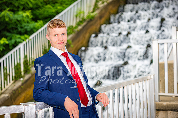 Justin Witt in Downtown Milford - Color - TJP (7 of 48)