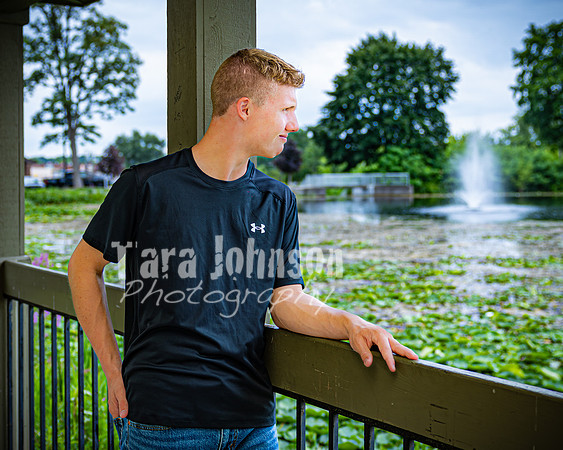 Justin Witt in Downtown Milford - Color - TJP (22 of 48)