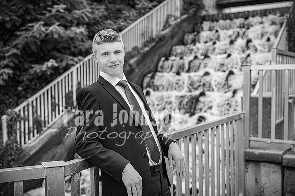 Justin Witt in Downtown Milford - BW - TJP (6 of 48)
