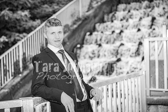 Justin Witt in Downtown Milford - BW - TJP (7 of 48)