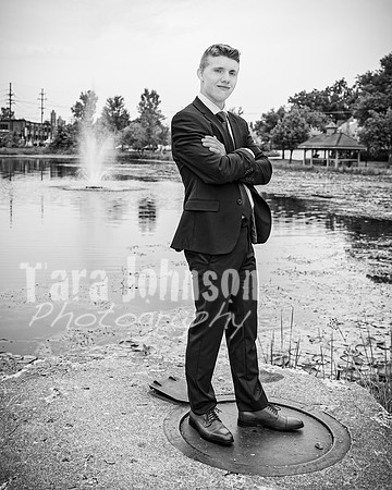 Justin Witt in Downtown Milford - BW - TJP (14 of 48)