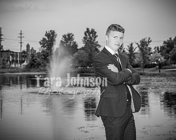 Justin Witt in Downtown Milford - BW - TJP (15 of 48)