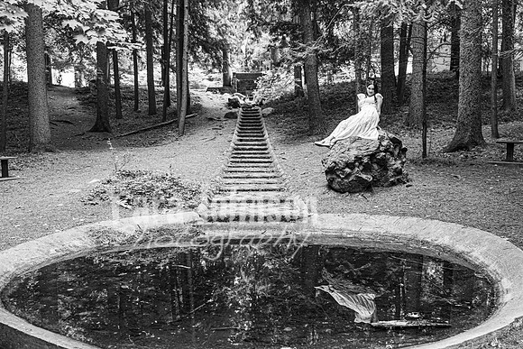 Mercedes Beyersdorf @ Cranbrook House of Gardens - BW - TJP (8 of 33)