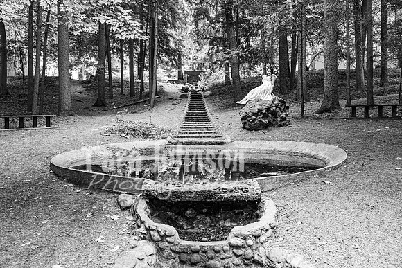 Mercedes Beyersdorf @ Cranbrook House of Gardens - BW - TJP (7 of 33)
