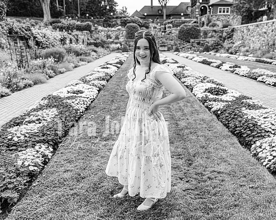 Mercedes Beyersdorf @ Cranbrook House of Gardens - BW - TJP (21 of 33)