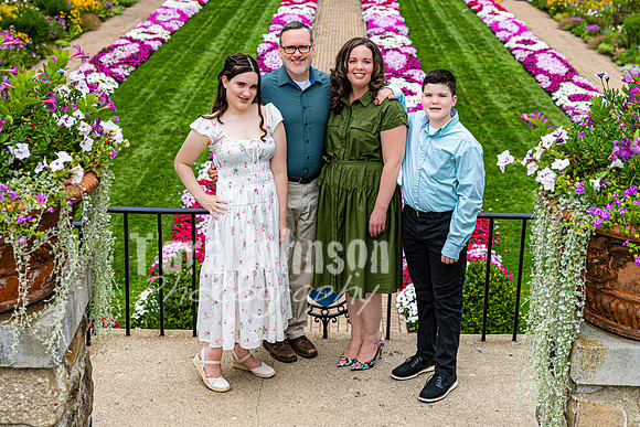 Beyersdorf Family @ Cranbrook House of Gardens - Color - TJP (1 of 15)