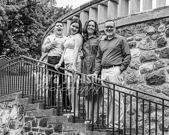 Beyersdorf Family @ Cranbrook House of Gardens - BW - TJP (5 of 15)