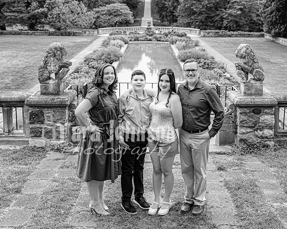 Beyersdorf Family @ Cranbrook House of Gardens - BW - TJP (3 of 15)