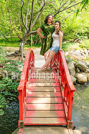 Beyersdorf Family @ Cranbrook House of Gardens - Color - TJP (8 of 15)