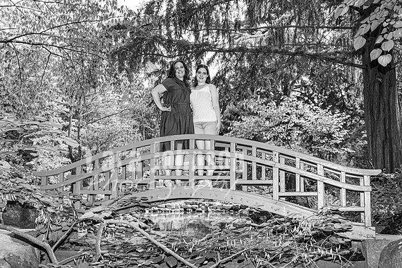 Beyersdorf Family @ Cranbrook House of Gardens - BW - TJP (9 of 15)