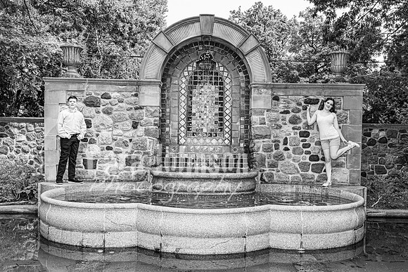 Beyersdorf Family @ Cranbrook House of Gardens - BW - TJP (10 of 15)
