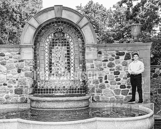 Beyersdorf Family @ Cranbrook House of Gardens - BW - TJP (12 of 15)