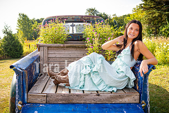 Hannah Horton @ Terraces Flower Farm & Cedar Island - Color - TJP (3 of 104)