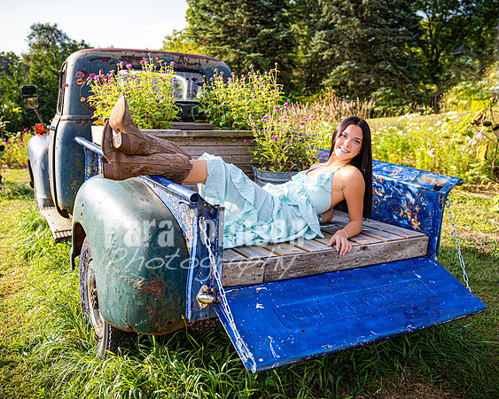 Hannah Horton @ Terraces Flower Farm & Cedar Island - Color - TJP (4 of 104)