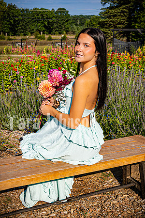 Hannah Horton @ Terraces Flower Farm & Cedar Island - Color - TJP (14 of 104)