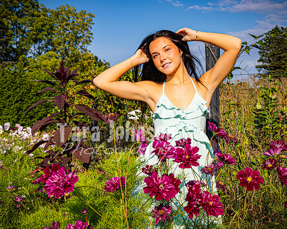 Hannah Horton @ Terraces Flower Farm & Cedar Island - Color - TJP (13 of 104)