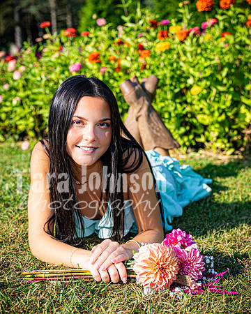 Hannah Horton @ Terraces Flower Farm & Cedar Island - Color - TJP (17 of 104)