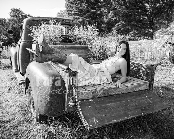 Hannah Horton @ Terraces Flower Farm & Cedar Island - BW - TJP (4 of 104)