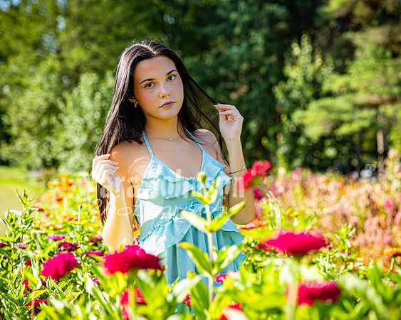 Hannah Horton @ Terraces Flower Farm & Cedar Island - Color - TJP (21 of 104)