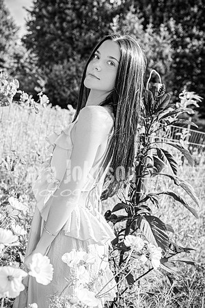 Hannah Horton @ Terraces Flower Farm & Cedar Island - BW - TJP (11 of 104)