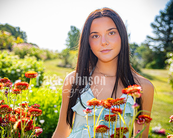 Hannah Horton @ Terraces Flower Farm & Cedar Island - Color - TJP (24 of 104)