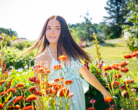Hannah Horton @ Terraces Flower Farm & Cedar Island - Color - TJP (25 of 104)