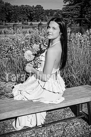 Hannah Horton @ Terraces Flower Farm & Cedar Island - BW - TJP (14 of 104)