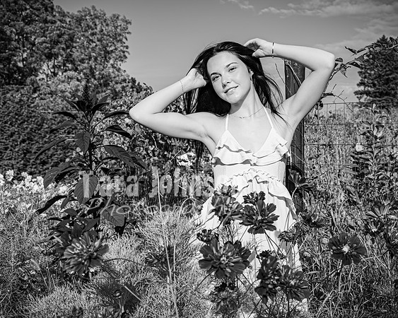 Hannah Horton @ Terraces Flower Farm & Cedar Island - BW - TJP (13 of 104)