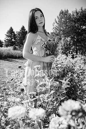 Hannah Horton @ Terraces Flower Farm & Cedar Island - BW - TJP (19 of 104)