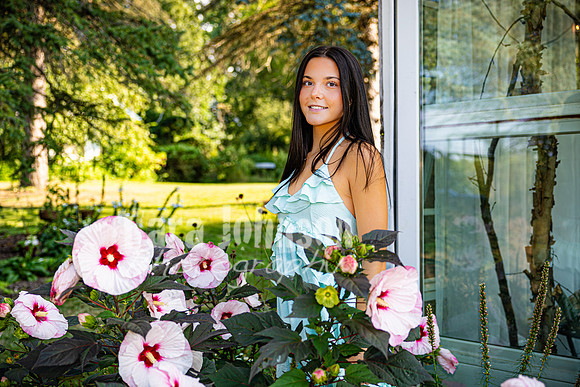 Hannah Horton @ Terraces Flower Farm & Cedar Island - Color - TJP (28 of 104)