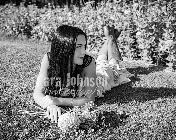 Hannah Horton @ Terraces Flower Farm & Cedar Island - BW - TJP (18 of 104)
